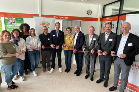 Neuer Fachraum für Berufsorientierung eröffnet – Strahlemann® Talent Company Programm gestartet an der Integrierten Gesamtschule Robert Schuman in Frankenthal